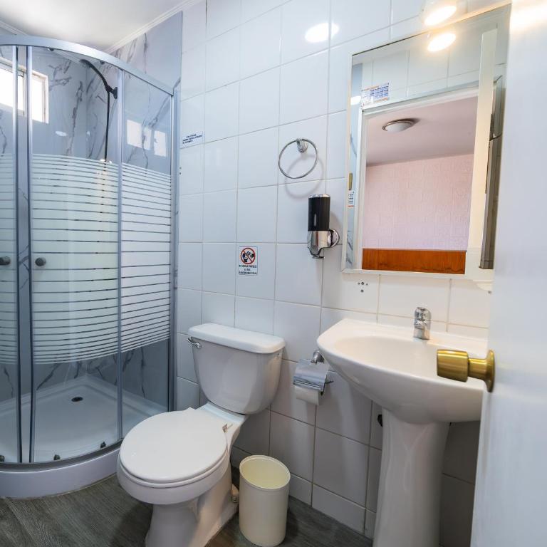 Hotel Montecarlo - Twin Room with Private Bathroom - 3