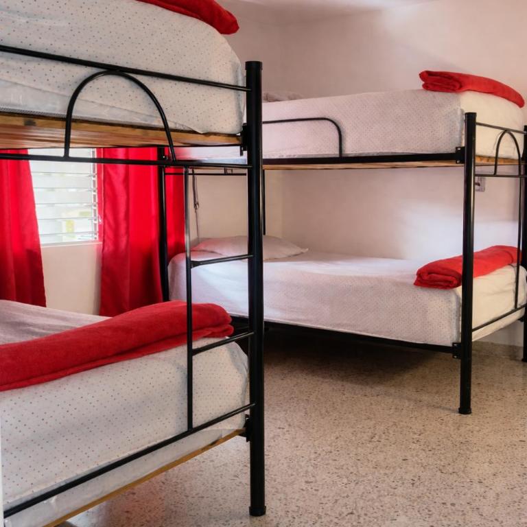 Hostal Abba - Bed in 6-Bed Female Dormitory Room - 1