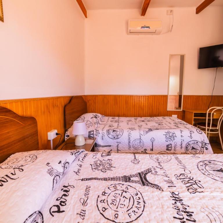 Hotel Montecarlo - Twin Room with Private Bathroom - 4