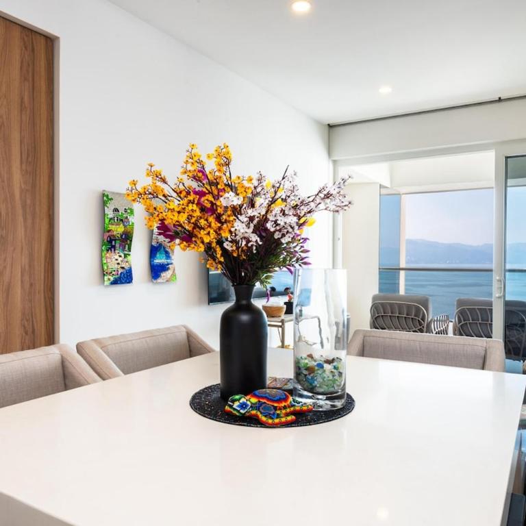 13th Floor Oceanfront 8 Pools 500Mbps - One-Bedroom Apartment - 6