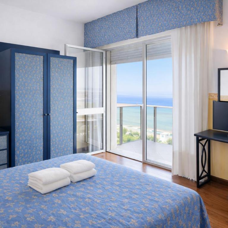 Hotel Regina Fronte Mare - Camera Matrimoniale Deluxe Fronte Mare - 1