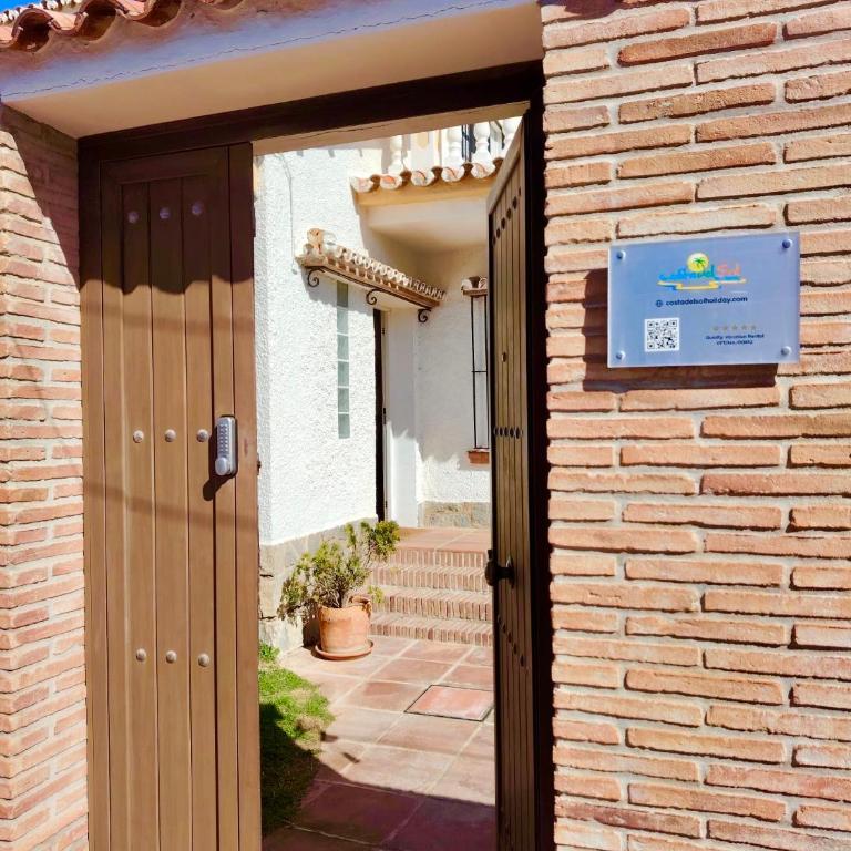 El Descanso - by Costadelsolholiday FAMILY VILLA BY MARINA heated private pool! - Villa - 6