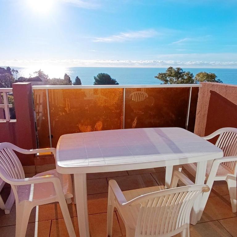 Studio 4 pers. avec Wi-Fi, vue mer depuis terrasse - FR-1-827-58 - Studio - 1