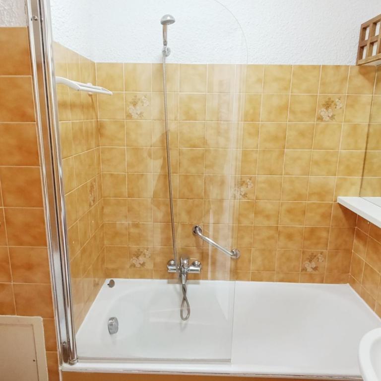 Studio 4 pers. avec Wi-Fi, vue mer depuis terrasse - FR-1-827-58 - Studio - 13