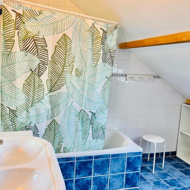 Jolie maison avec jardin et vue - Maison de Vacances - 13