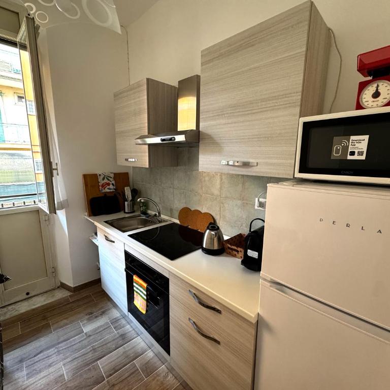 St Peter's Alley - One-Bedroom Apartment with Balcony - 14