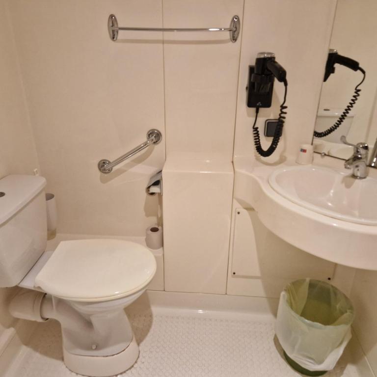 Quick Palace Vannes - Chambre Double - Accessible aux Personnes à Mobilité Réduite - 2