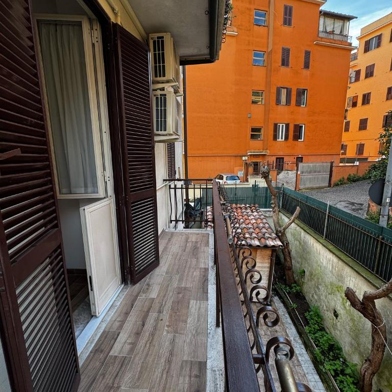 St Peter's Alley - One-Bedroom Apartment with Balcony - 22