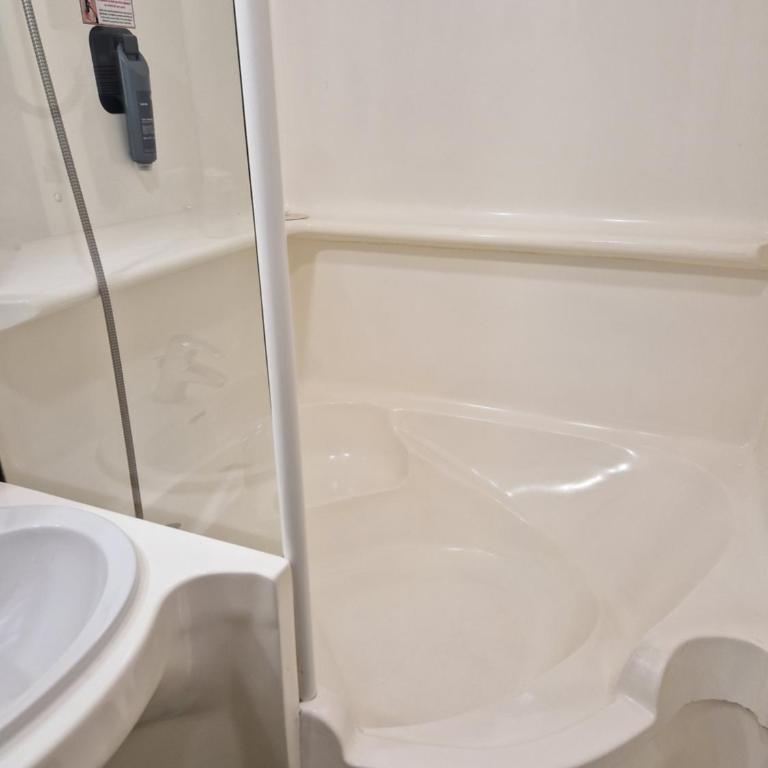 Quick Palace Vannes - Chambre Familiale (2 Adultes et 2 Enfants) - 3