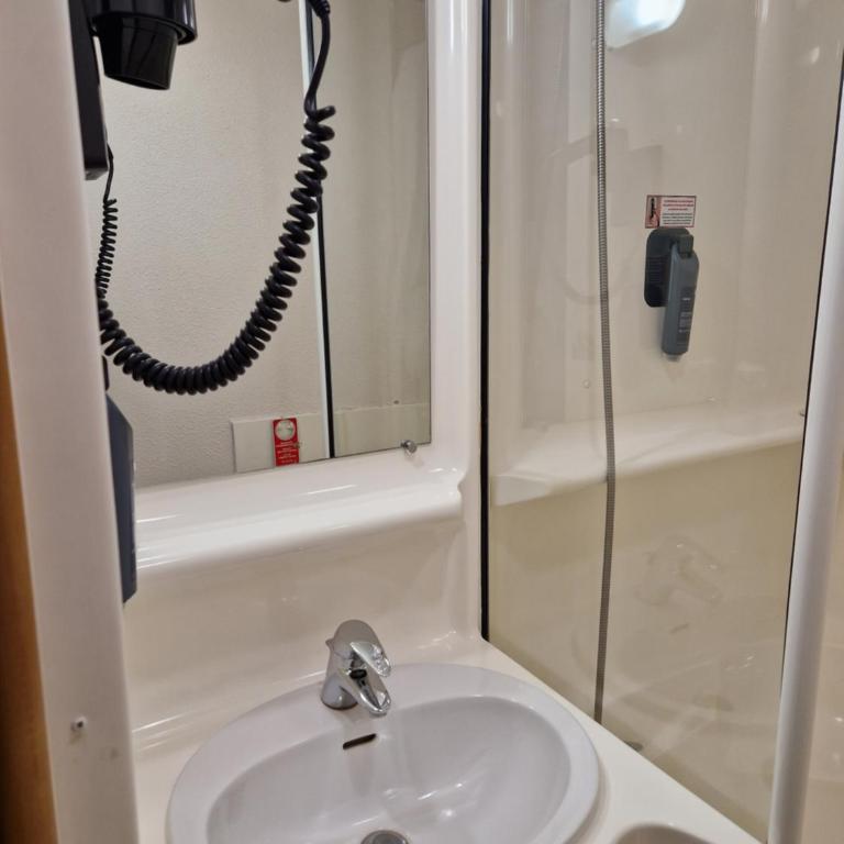 Quick Palace Vannes - Chambre Familiale (2 Adultes et 2 Enfants) - 1