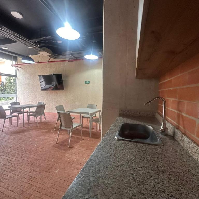 APARTAESTUDIO UNIVERSITARIO/CENTRO DE BOGOTA/TURISTICO - One-Bedroom Apartment - 76