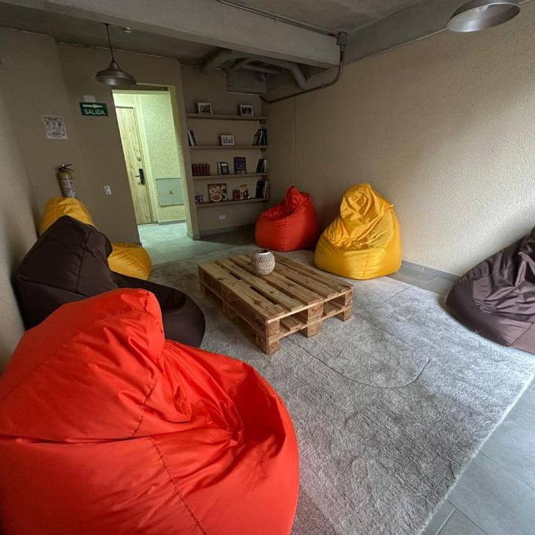 APARTAESTUDIO UNIVERSITARIO/CENTRO DE BOGOTA/TURISTICO - One-Bedroom Apartment - 99