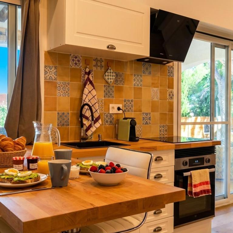 Villa Sitges El Ranch Amaizing Outdoor Areas Beaches at 5 minutes walk Sitges at 15 min drive AC Pool Jacuzzi & Garden XXL - Villa - 48