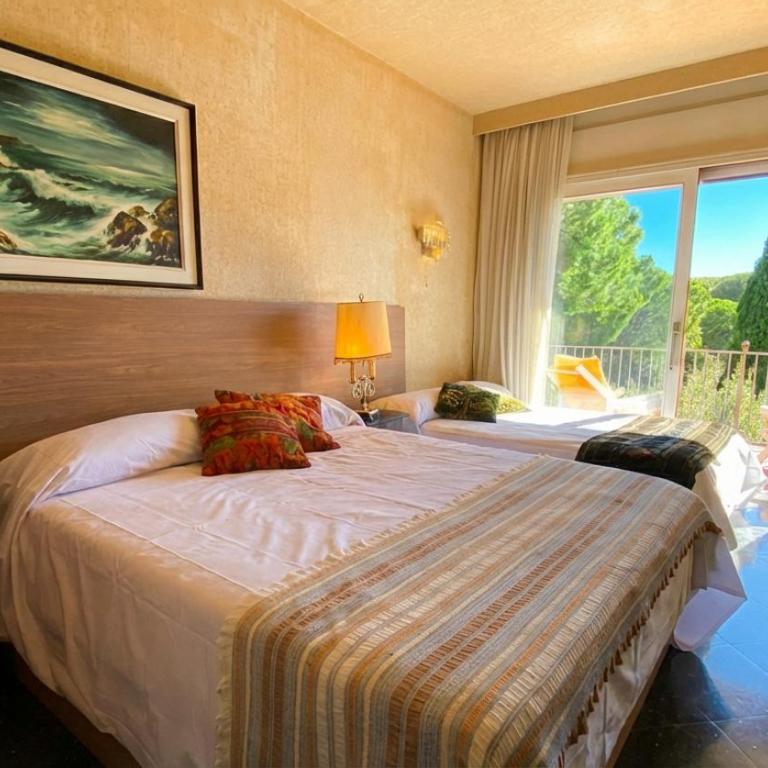 Villa Sitges El Ranch Amaizing Outdoor Areas Beaches at 5 minutes walk Sitges at 15 min drive AC Pool Jacuzzi & Garden XXL - Villa - 28