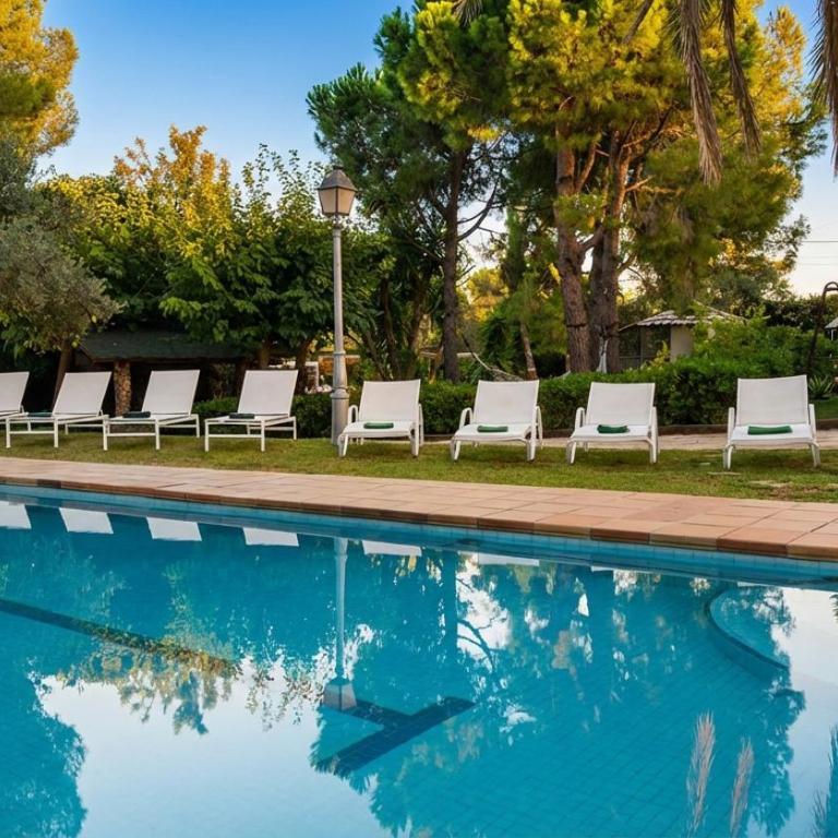 Villa Sitges El Ranch Amaizing Outdoor Areas Beaches at 5 minutes walk Sitges at 15 min drive AC Pool Jacuzzi & Garden XXL - Villa - 6