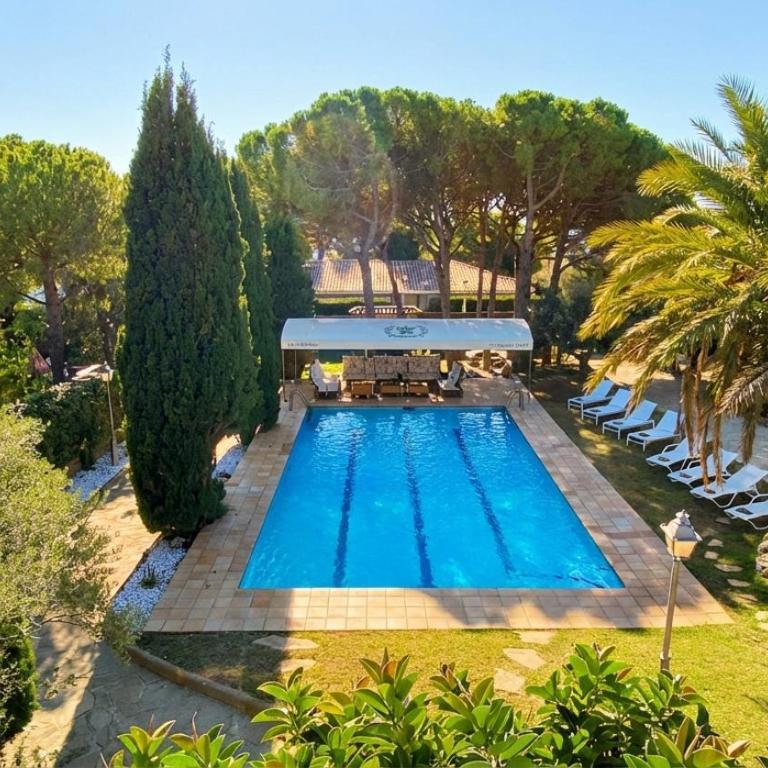 Villa Sitges El Ranch Amaizing Outdoor Areas Beaches at 5 minutes walk Sitges at 15 min drive AC Pool Jacuzzi & Garden XXL - Villa - 1