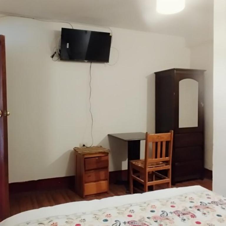Hospedaje Tikari - Double Room with Private Bathroom - 1