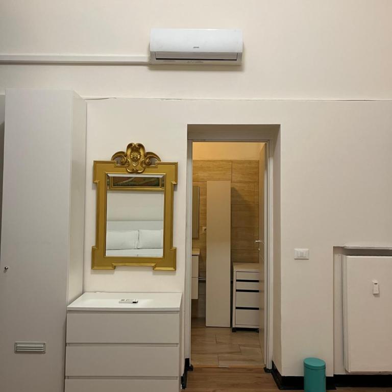 Genova Antica Carmine - Camera Matrimoniale con Bagno Privato - 6