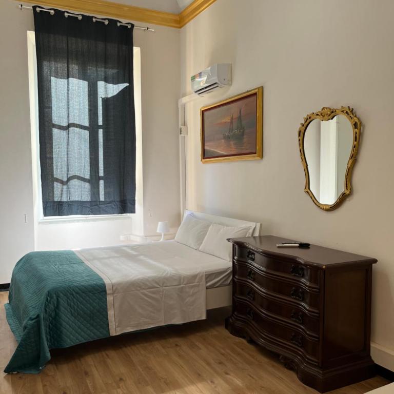 Genova Antica Carmine - Camera Matrimoniale con Bagno Privato - 8