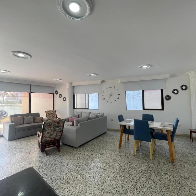 Two Bedroom Apt in Laguito - Apartamento de 2 dormitorios - 4