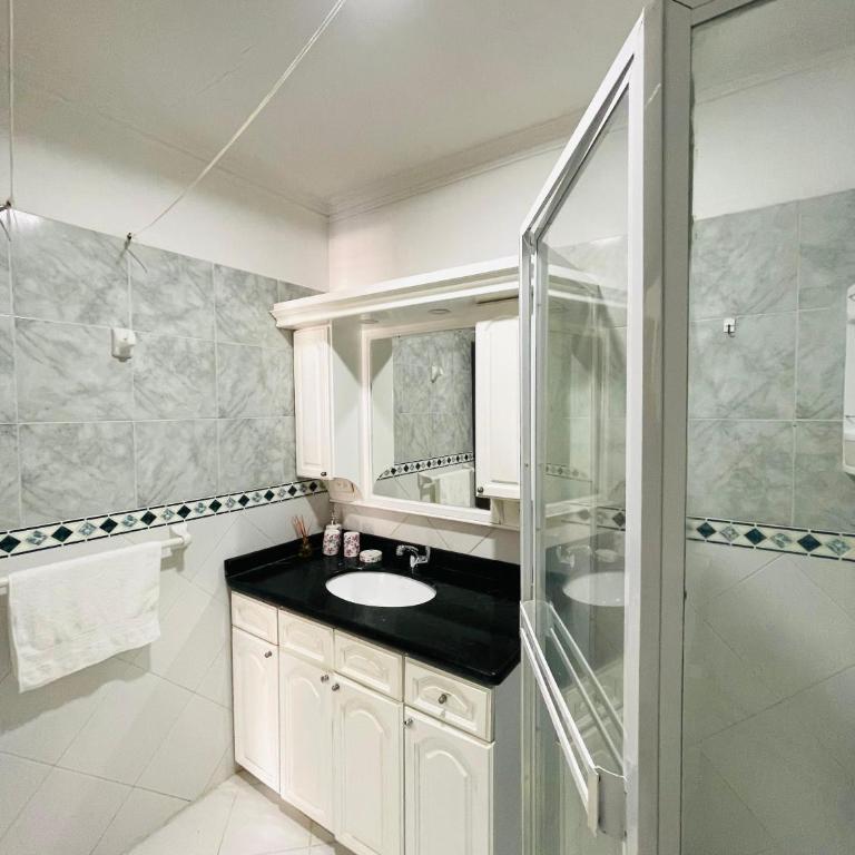 Two Bedroom Apt in Laguito - Apartamento de 2 dormitorios - 2