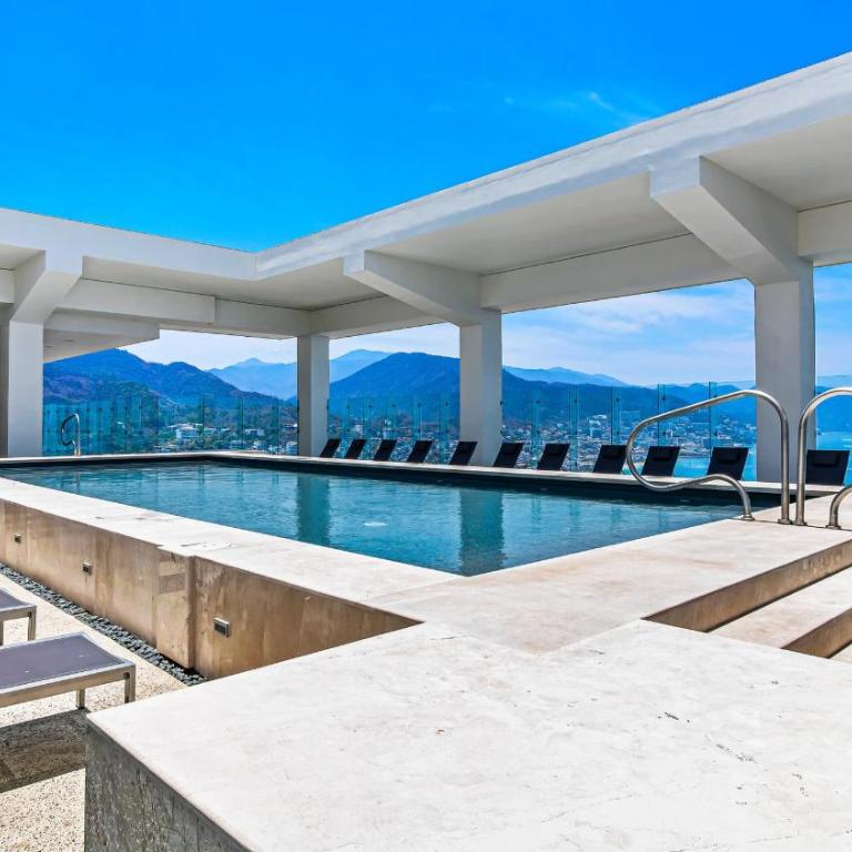 Stunning Beachfront Condo - Sea Views & Pools - Apartamento - 35