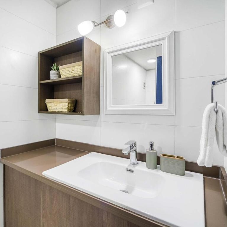 Thayer Home Apartment near Costanera y MUT - Room #1583850201 - 3