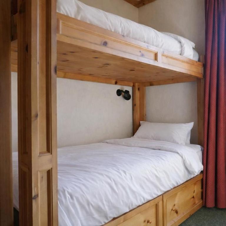 Alpine Apartment with Balcony, Lake & Ski Views - Apartment mit 3 Schlafzimmern und Bergblick - 2