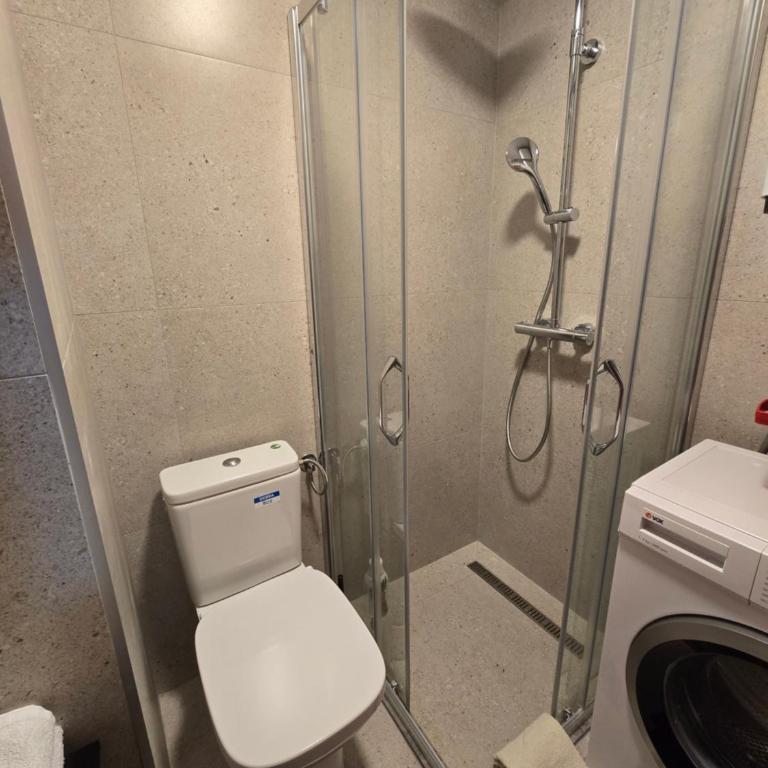 Recently renovated Delta Apartment - Apartment - 3