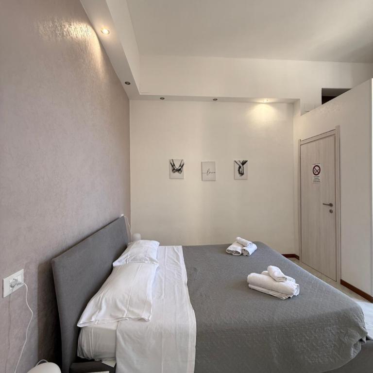 GUEST HOUSE BOSCO - Deluxe Double Room with Balcony - 6