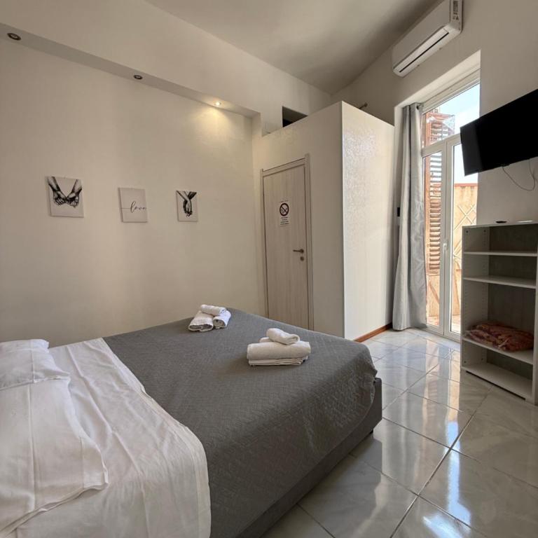 GUEST HOUSE BOSCO - Deluxe Double Room with Balcony - 5
