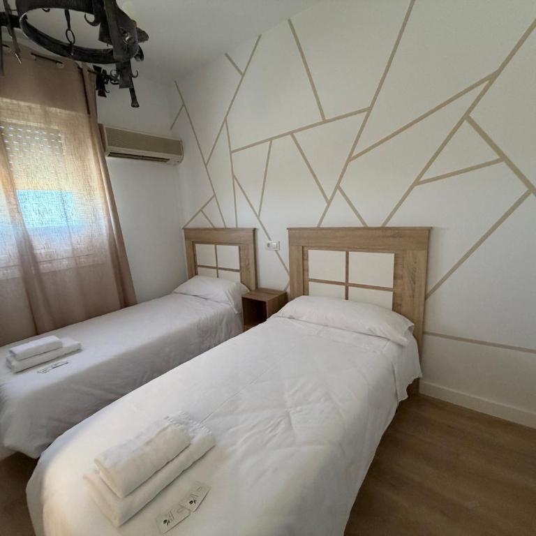 Hostal Gran Capitán - Habitación Doble con baño privado - 4