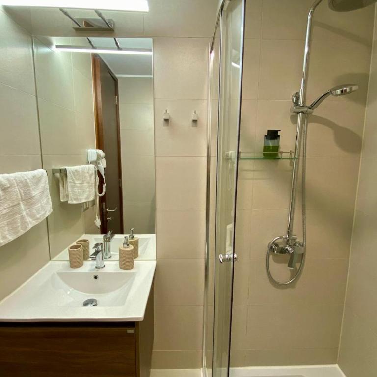 Elegante dpto en el centro, Alta Vista - Two-Bedroom Deluxe Apartment with Balcony - 14