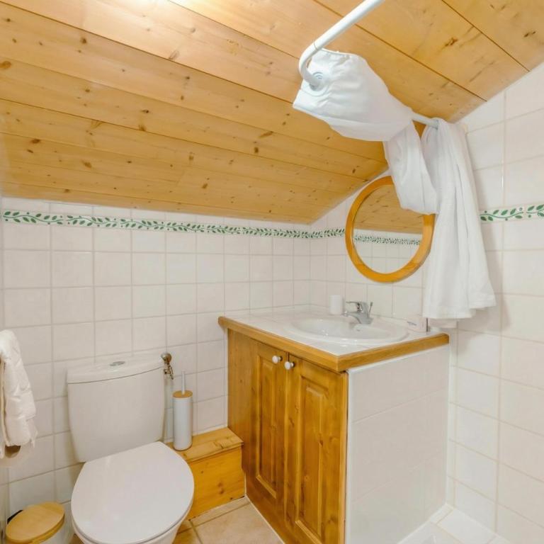 Alpine Duplex w/ Balcony & Fireplace - Happy Rentals - Appartamento con 3 Camere da Letto - 9