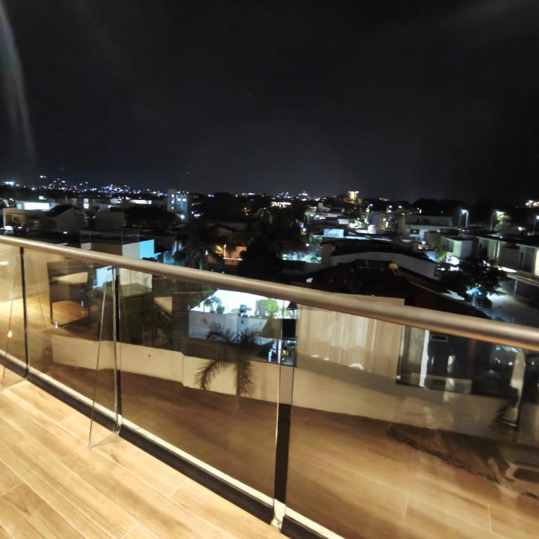 Luxury Condo Residencial Area Close to Everything - Apartamento de 2 dormitorios - 12