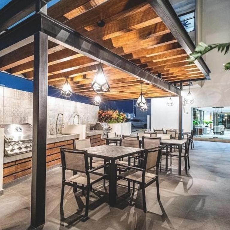 Luxury Condo Residencial Area Close to Everything - Apartamento de 2 dormitorios - 23