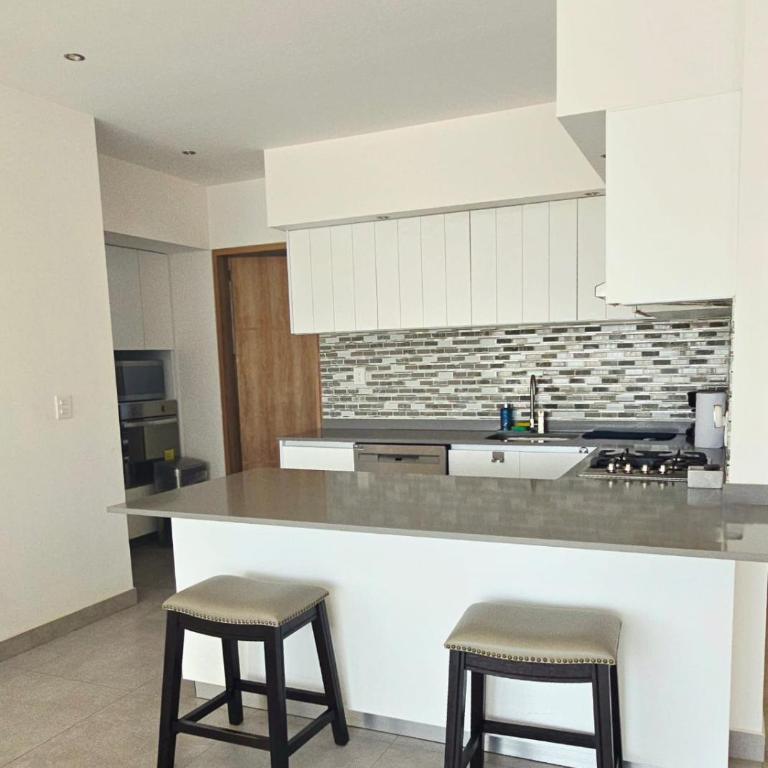 Luxury Condo Residencial Area Close to Everything - Apartamento de 2 dormitorios - 5