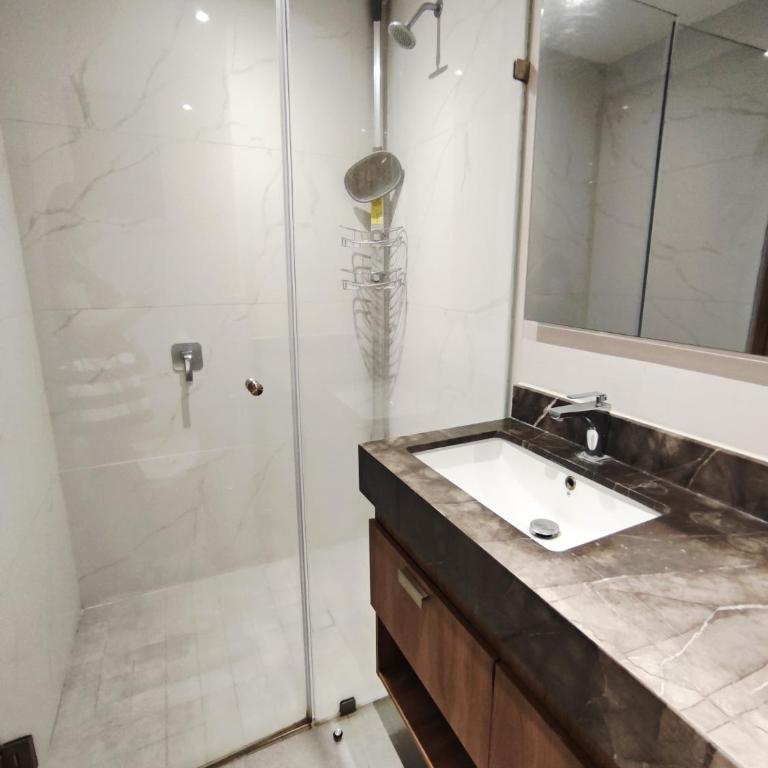 Luxury Condo Residencial Area Close to Everything - Apartamento de 2 dormitorios - 18