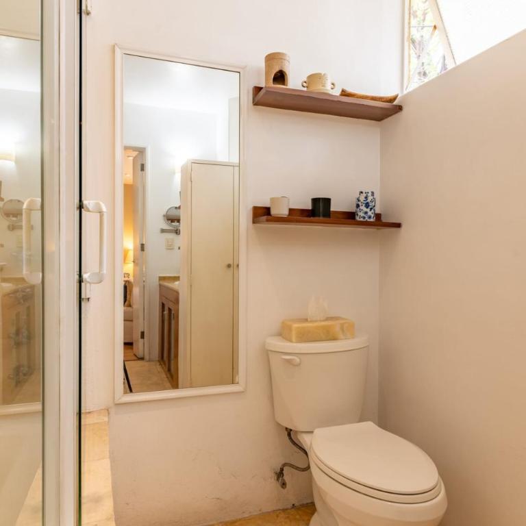 MrW Artist's Atelier Orchid Oasis 3Br House - Three-Bedroom House - 2