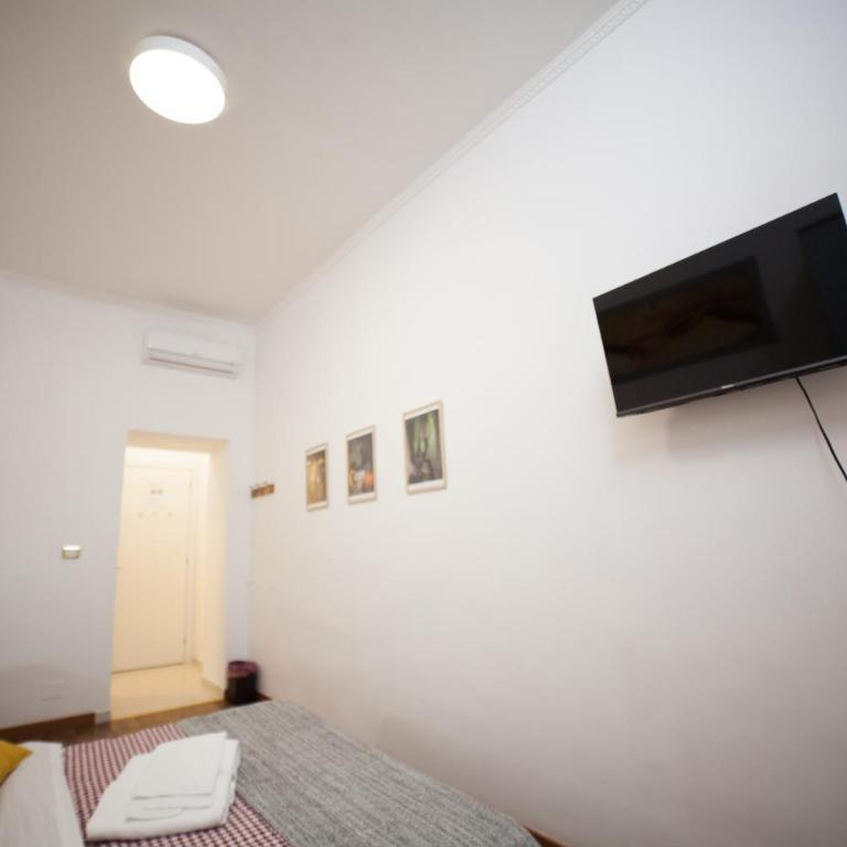 Cosmo Terzo GuestHouse Roma - Camera Matrimoniale con Bagno Privato - 20