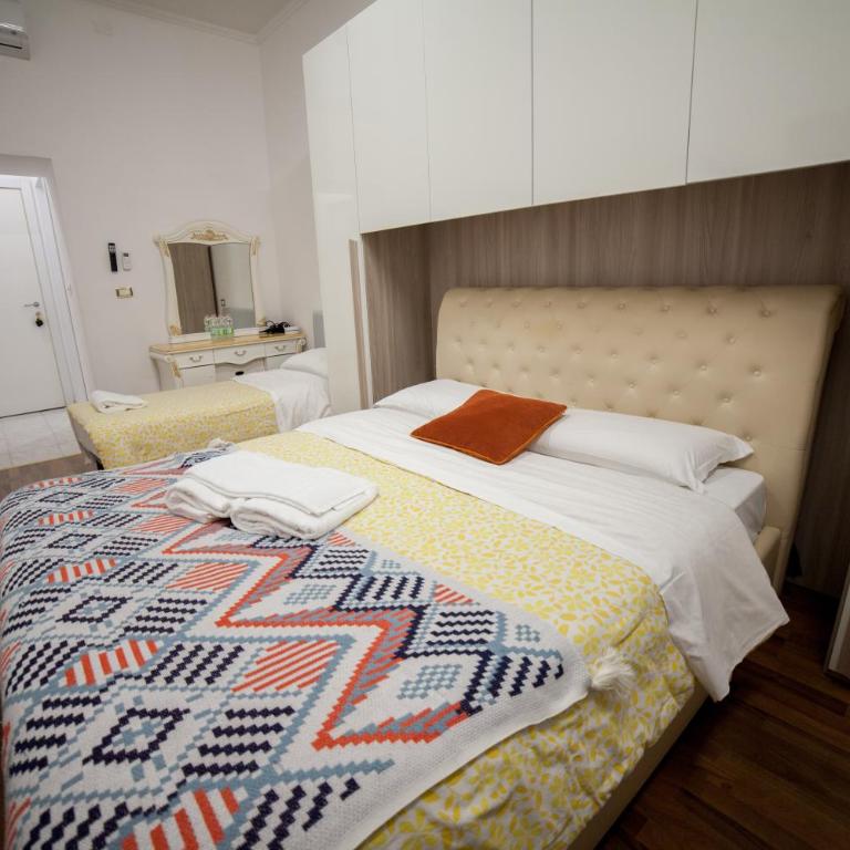 Cosmo Terzo GuestHouse Roma - Camera Tripla con Bagno Privato - 34