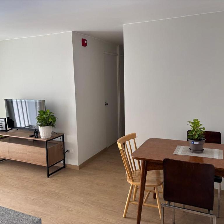 Apartamento con habitación amplia y baño propio a 15 minutos del aeropuerto - One-Bedroom Apartment - 6