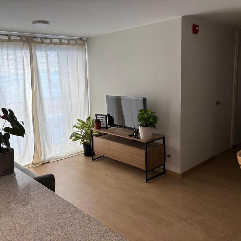 Apartamento con habitación amplia y baño propio a 15 minutos del aeropuerto - One-Bedroom Apartment - 5