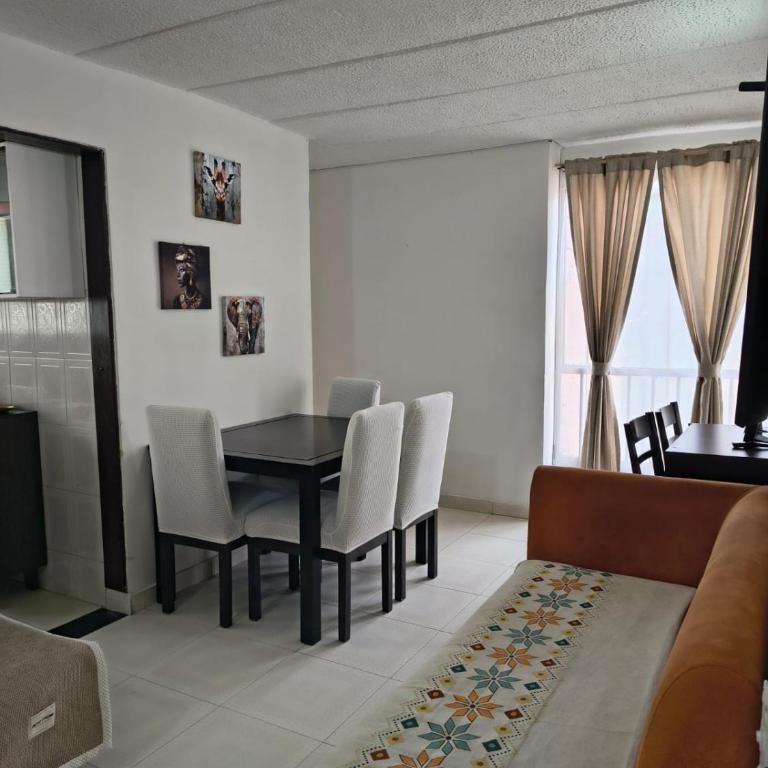 Apartamento conecta centro empresarial - Three-Bedroom Apartment - 34