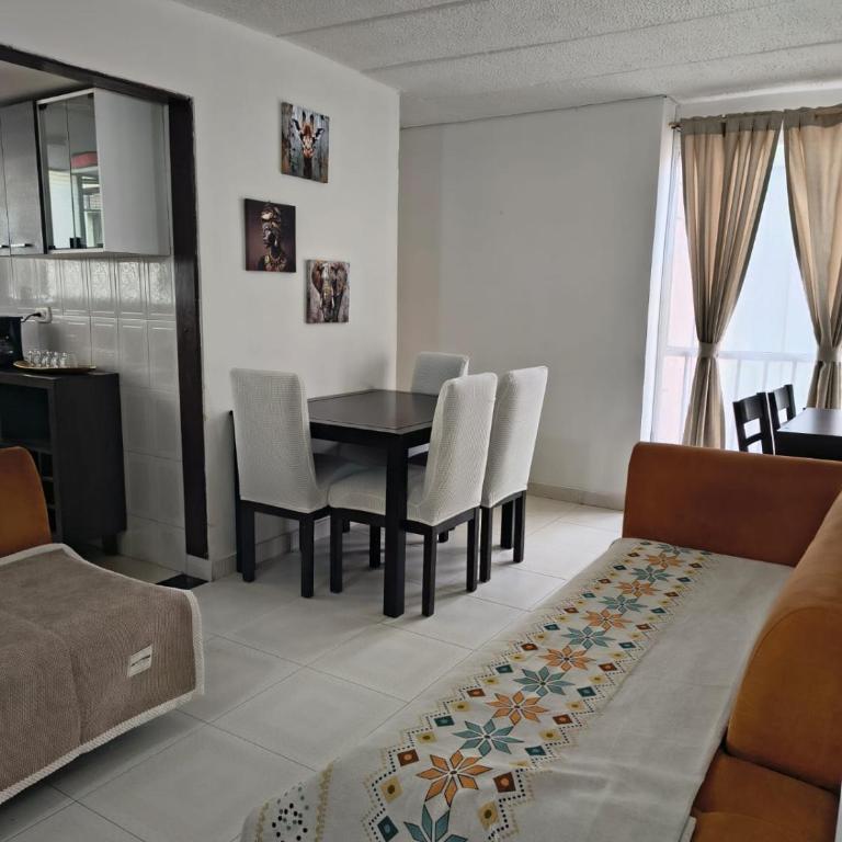 Apartamento conecta centro empresarial - Three-Bedroom Apartment - 35
