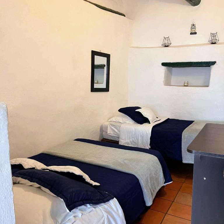 El granadillo - Three-Bedroom House - 15