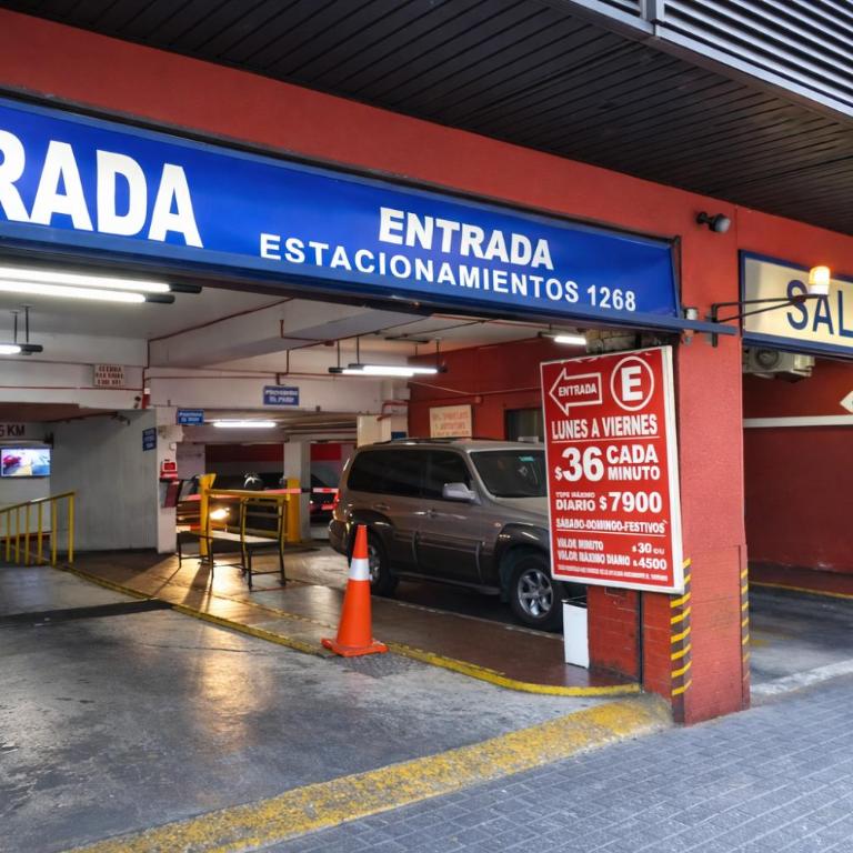 Estiloso 2BR Metro Santa Ana WIFI self-check in - Two-Bedroom Apartment - 14