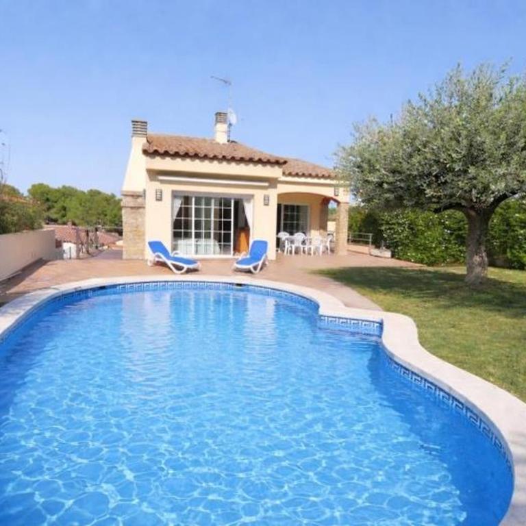 Casa espaciosa con jardín y piscina privada en L'Escala - HISP-7-82 - Villa - 1