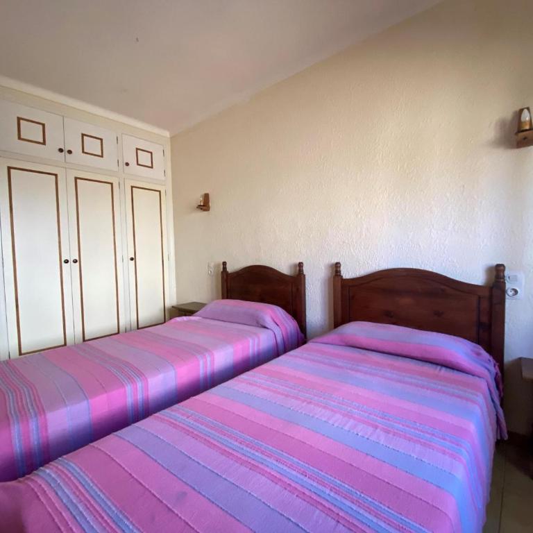 Acogedora Casa Familiar con Jardín y Barbacoa Cerca de la Playa en Torroella de Montgrí - HISP-7-41 - Villa - 13