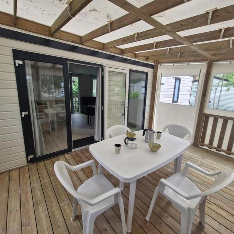 Mobil Home 4 Pers., Terrasse et Parking, St Jean de Monts - FR-1-777-44 - Mobile Home - 1